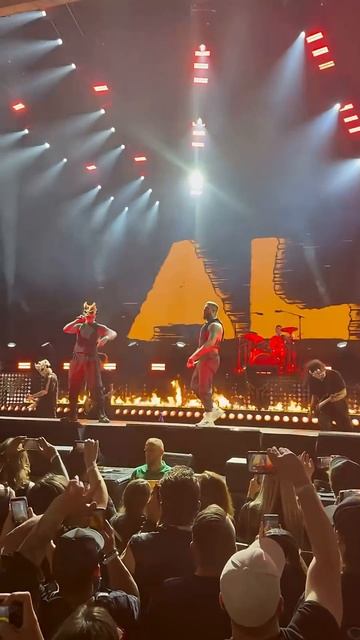 Ronnie Radke Cosplays Alex Terrible?! смотреть онлайн