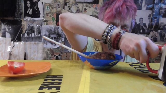 мукбанг макароны котлеты с индейки и сок мультифрукт