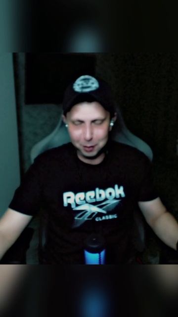 Петушиный поступок #резидентъ #россия #украина #юмор #shorts #шортс #приколы #ржака смотреть онлайн