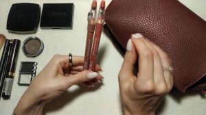 АСМР Что лежит в моей косметичке/ близкий шёпот / ASMR Makeup triggers/cosmetic triggers