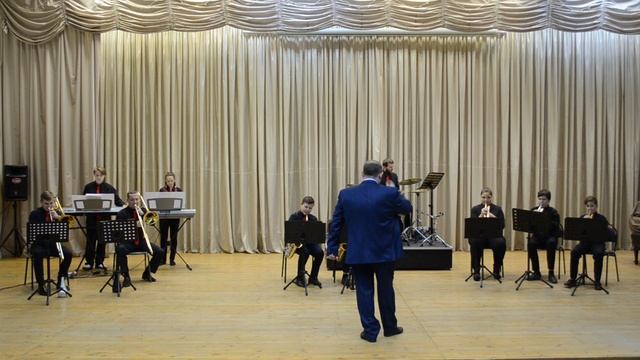 В кейптаунском порту - оркестр 