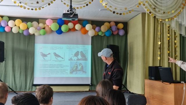 Выступление Ниалла Харми на орнитологическом уроке в школе #6 г. Томмот Алданского района 01.10.2025 смотреть онлайн
