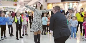 Необычное предложение руки и сердца в Донецк Сити