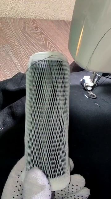 Чтобы нитка не съезжала с бобины (18) смотреть онлайн