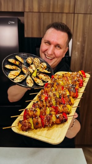 КУРИНЫЕ ШАШЛЫЧКИ И ФАРШИРОВАННЫЕ МИДИИ