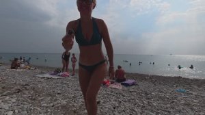 Лена утопила микрофон. какой-то мужик в центре почему-то решил что я в курсе температуры воды.