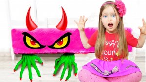 Милана Одна дома. Загадочная история на Хэллоуин для детей 👻🎃 Mysterious adventures on Halloween