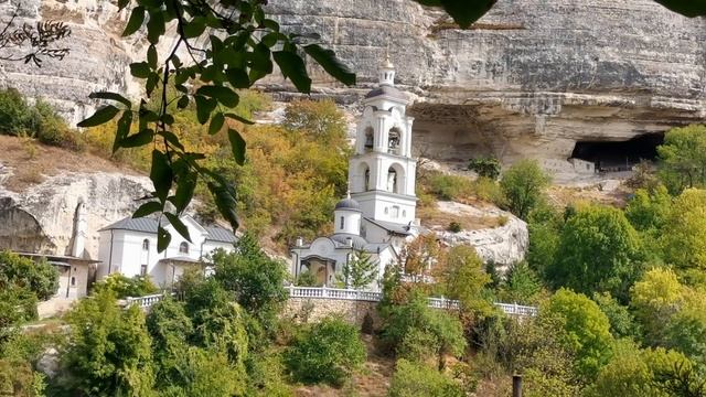 Церковь Георгия Победоносца пещерного Успенского монастыря в Бахчисарае. смотреть онлайн