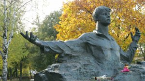 Самый русский поэт: 130 лет со дня рождения Сергея Есенина