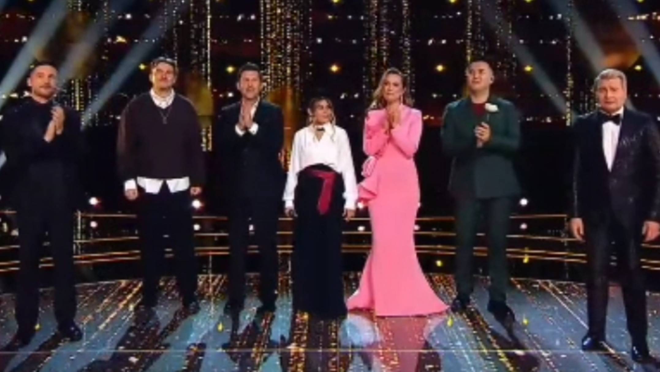 Шоу "Ну-ка, все вместе!" 4 выпуск 7 сезон от 03.10.2025 - ВПЕРВЫЕ сразу 3 набрали по 100 баллов смотреть онлайн