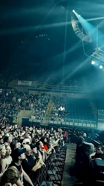 POV: You're playing for 17,000 people. смотреть онлайн