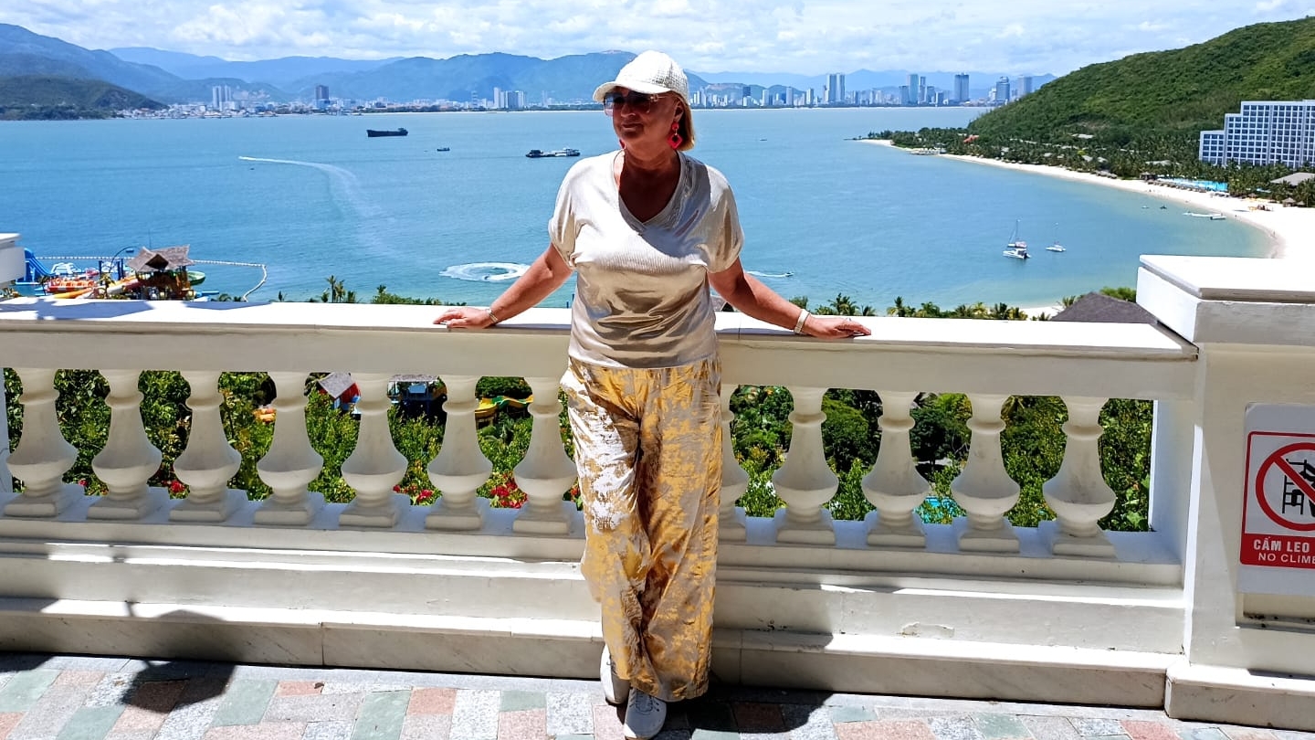 Вьетнам.Нячанг.Обзор Нячанг центра!!!Заключительная прогулка с ребятами по набережной Нячанга... смотреть онлайн