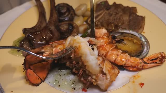 Пятизвездочный отель со шведским столом и невероятным качеством смотреть онлайн