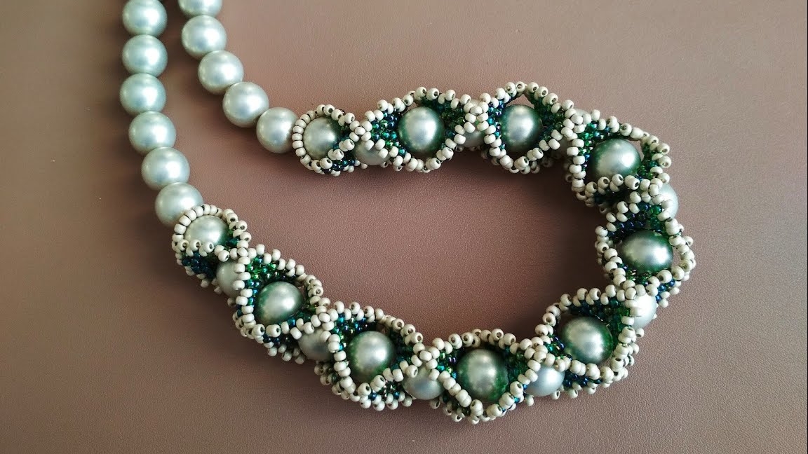 Колье из бусин и бисера. Плетение из бисера. МК смотреть онлайн