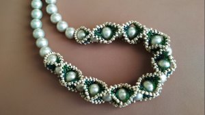 Колье из бусин и бисера. Плетение из бисера. МК