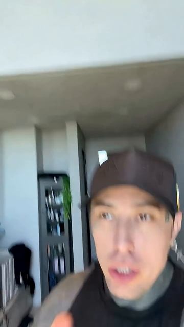 Ronnie Radke UNLEASHES “God Is A Weapon” Live! смотреть онлайн