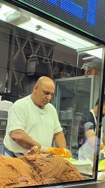 Знаменитый стамбульский повар псих! Уличная еда Стамбула, Турция смотреть онлайн