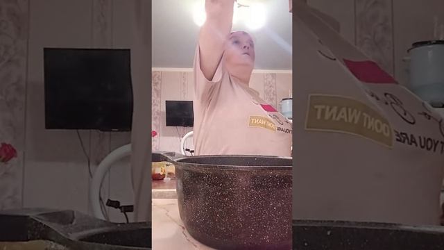 Готовлю суп с пирогами🙂 смотреть онлайн