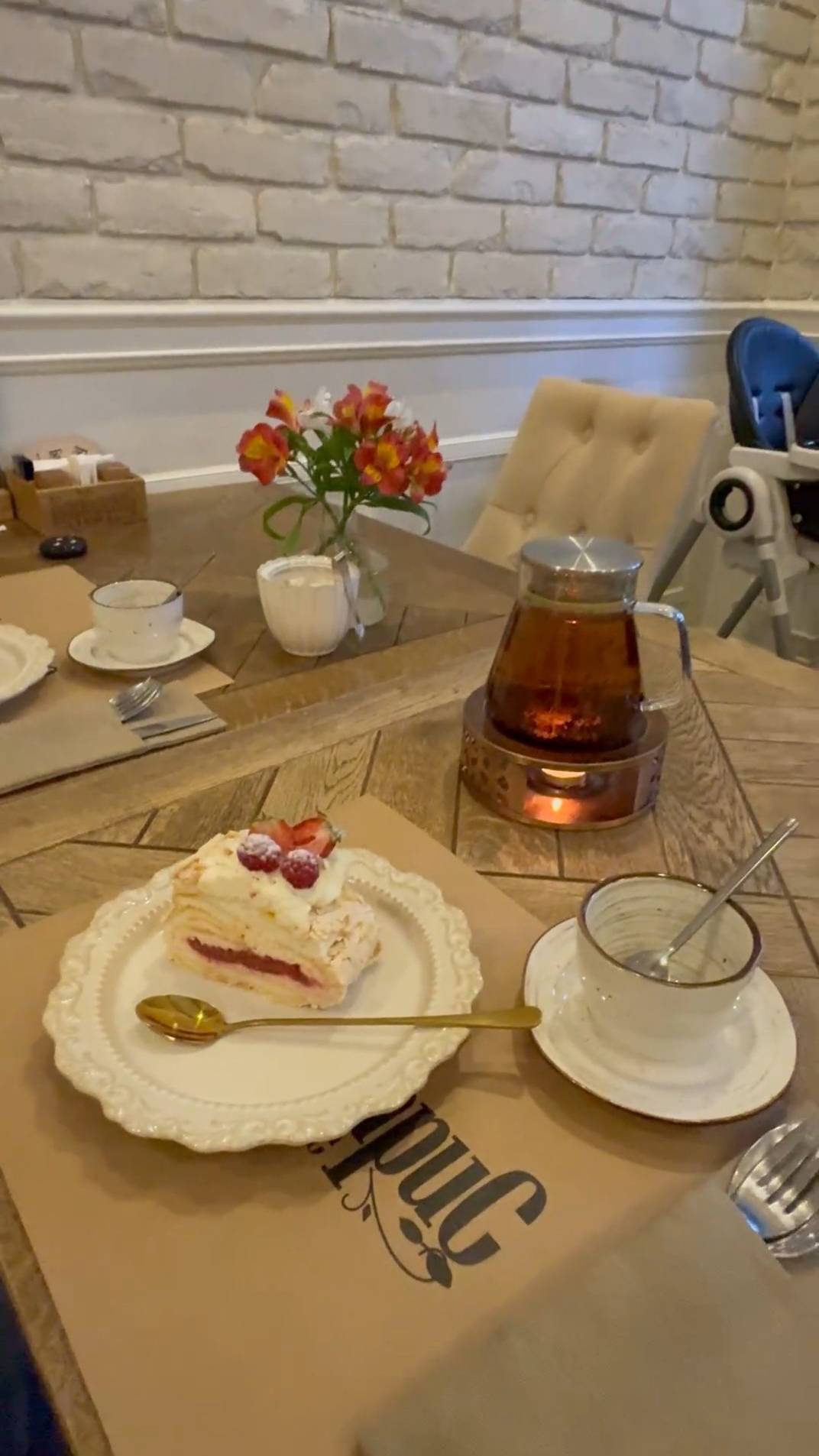 Вкусная атмосфера кафе Барбарис в Кисловодске