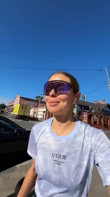 «трейл» на 18 км  Беговой влог: бегу со стошки до ладьи. Ругаюсь на бегунов и показываю город