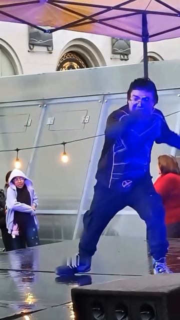 Wolverine at a Kids’ Party?! смотреть онлайн