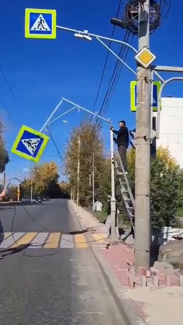 Идиотос 80+.Два дебила это сила.