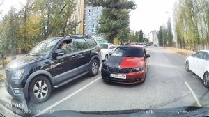 Когда ты мамкин гонщик и у тебя шкода.