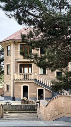 Обзор дома на продажу в Ялте ул. Красина