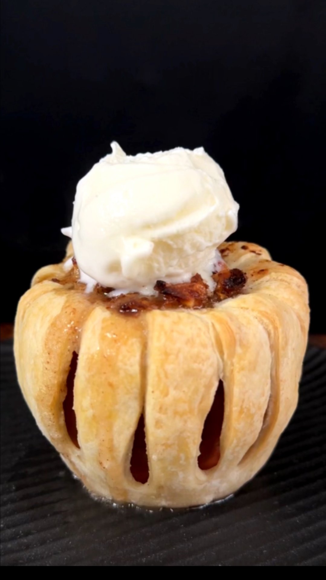 Яблоко с начинкой в тесте🍎 смотреть онлайн