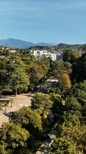 Абхазия, осенний город-курорт Сухум (начало октября, БАРХАТНЫЙ СЕЗОН-2025) смотреть онлайн