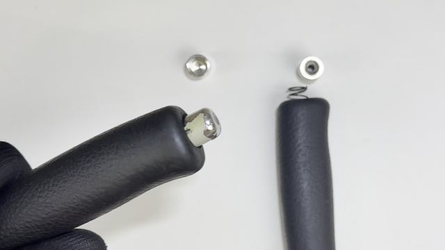 Замена кнопки ручника Toyota Avensis / Corolla