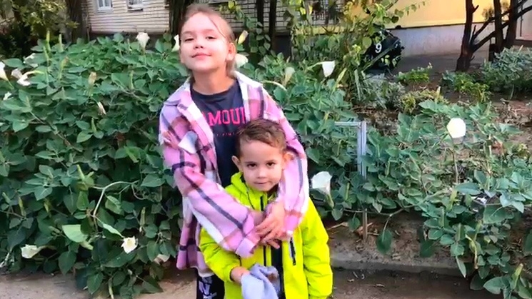 ✨️Не дают бабушке скучать 💕✨️Новый маникюр✨️ смотреть онлайн