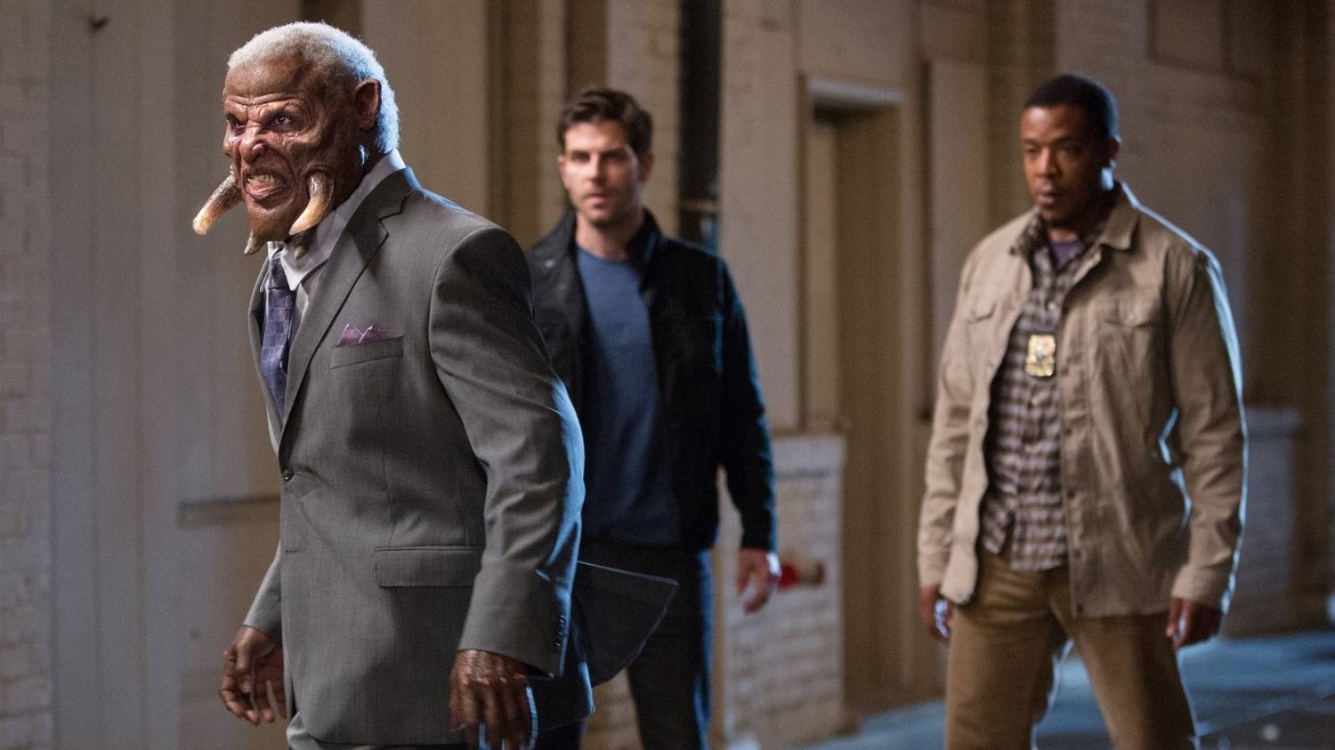 Гримм - 2 сезон 7 серия «Бутылочный чертенок» / Grimm смотреть онлайн