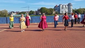 Выступление танцевальной группы на Верхнем озере