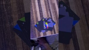 Учу родных, как играть в ‘УНО’