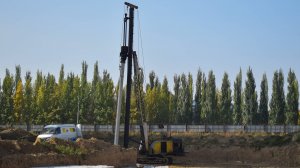 Экскаватор ЭО-5111Б с копровой установкой. Забивка сваи.