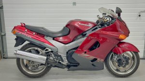 Kawasaki ZZR1100 - ZXT10D-050834