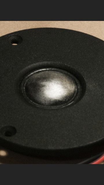 Воздух на ВЧ от шелкового твиттера.