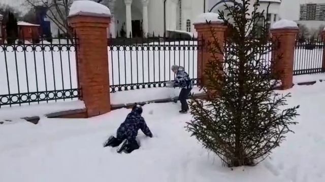 Приключения в снегу: новогодний день 2022