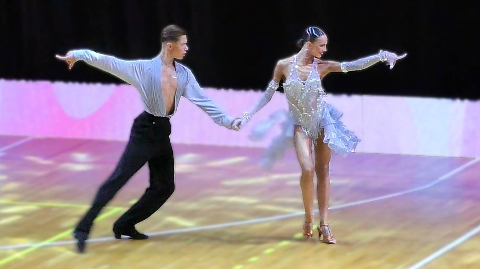 Юниоры-2 10 танцев 1/2: самба, ча-ча-ча, румба, пасодобль, джайв. Первенство Беларуси 2025 смотреть онлайн