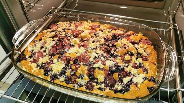 Домашний пирог с грушевым вареньем в стеклянном противне смотреть онлайн