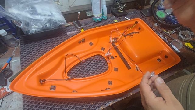 сборка 1 бункерного кораблика часть 10