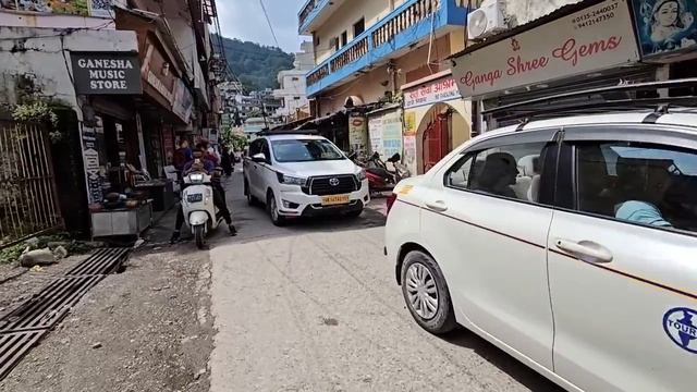 Прощальный бомжацкий завтрак на ступеньках, Роял Лайф! Румтур отеля, сколько мы заплатили_ Ришикеш. смотреть онлайн