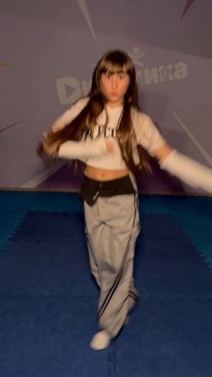 Газманов шарит 🔥 #ВероникаПетрова #Газманов #ТрендГазманова #Походка #Тренд #новаяпоходка