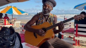 Нам с родственниками играют песню на гитаре (часть 1))