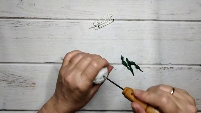 МК Морковка из ваты на ёлочку _ Ватная игрушка _ DIY Cotton wool carrots.mp4 смотреть онлайн