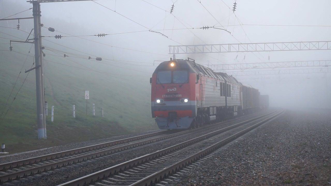 Тепловоз 2ТЭ25КМ-0195. Ёжик в тумане. смотреть онлайн