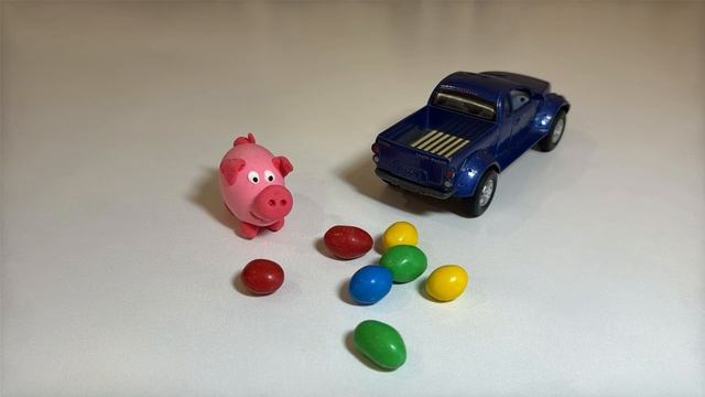Свинка ест сладости 🍭 смотреть онлайн