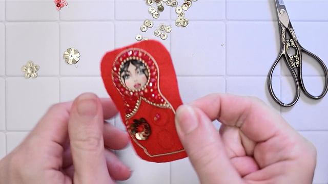 МК Брошь из бисера Матрешка смотреть онлайн