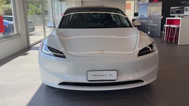 Tesla Model 3 2026 обзор смотреть онлайн